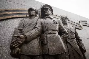 Мемориальный комплекс &laquo;Расстрельный угол&raquo; на Всесвятском кладбище &copy;&nbsp;Фото Елены Синеок, Юга.ру