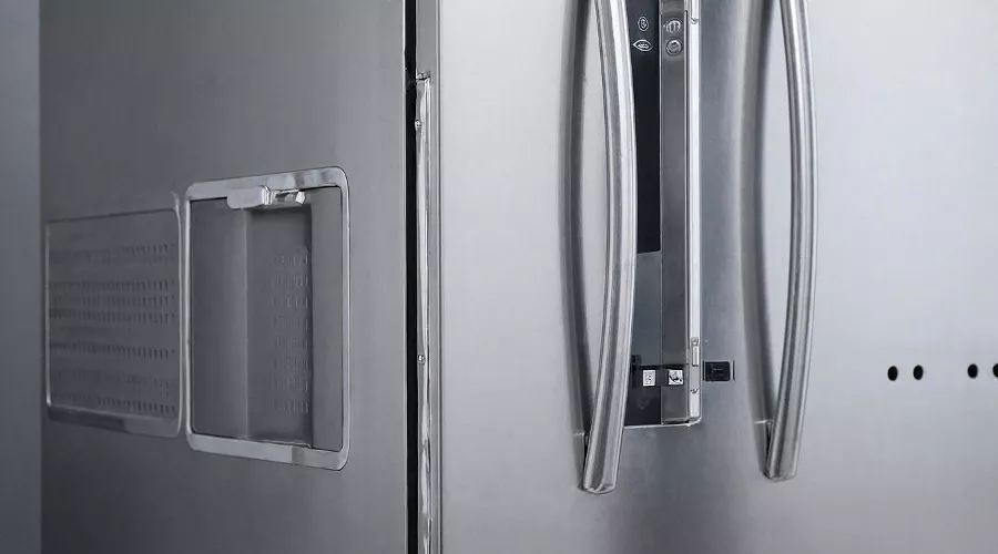 холодильник &copy;&nbsp;Изображение сгенерировано нейросетью Gigachat