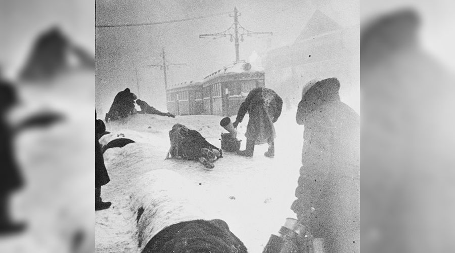 Первая зима блокады ленинграда. Зима в блокадном ленинграде. Первая зима блокады ленинграда. Блокада ленинграда зима 1941-1942 фото. Первая зима блокады ленинграда.