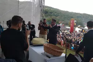 Самый большой круг адыгейского сыра &copy;&nbsp;Фото Елены Малышевой, Юга.ру