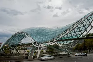 На автомобиле в Грузию. Тбилиси &copy;&nbsp;Фото Евгения Мельченко, Юга.ру