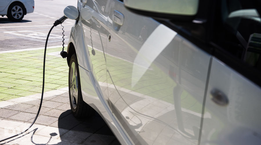 Зарядная станция для электрокаров © Фото Елены Синеок, Юга.ру