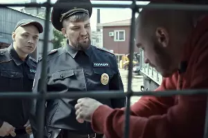 Владислав Лешкевич (Влади), Василий Вакуленко (Баста) и Дмитрий Кузнецов (Хаски)  &copy;&nbsp;Кадр из клипа на песню &laquo;Скрепы&raquo; группы &laquo;Каста&raquo;