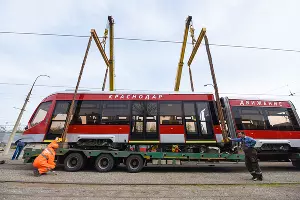 Новый трехсекционный трамвай "Витязь"  &copy;&nbsp;Елена Синеок, ЮГА.ру