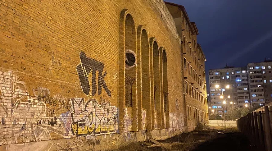 Долгострой возле школы № 89 в Юбилейном микрорайоне Краснодара &copy;&nbsp;Фото Валерии Дульской