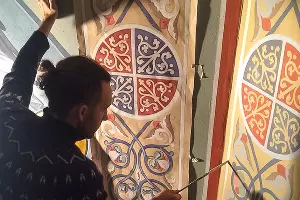 Роман Мартыненко за работой &copy;&nbsp;Фото из архива Романа Мартыненко