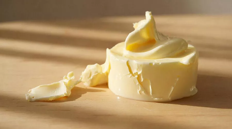 сливочное масло &copy;&nbsp;Изображение сгенерировано нейросетью Gigachat