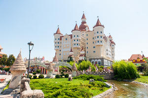 Отель-замок «Богатырь» в «Сочи Парке» © Фото пресс-службы «Сочи Парка»
