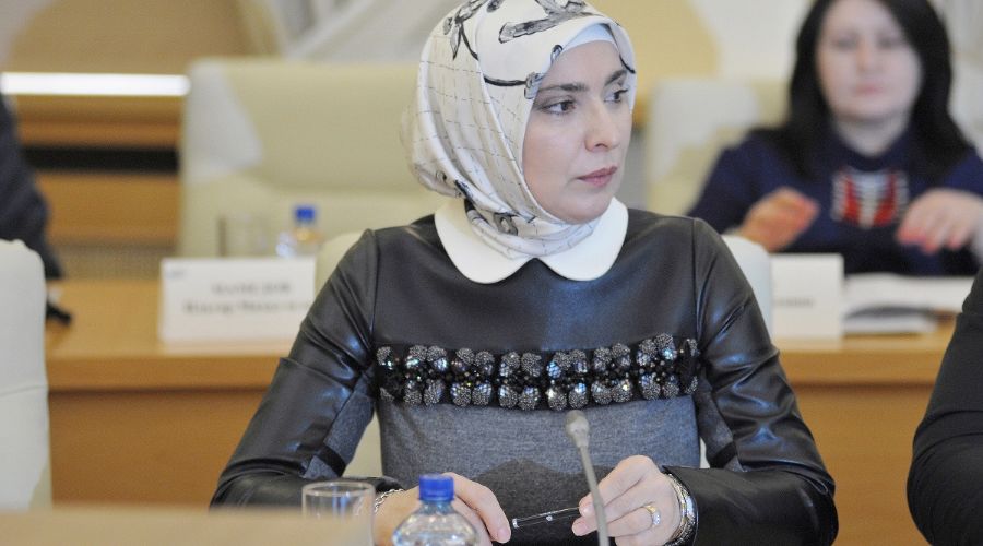 Айна Гамзатова &copy;&nbsp;Фото с сайта riss.ru