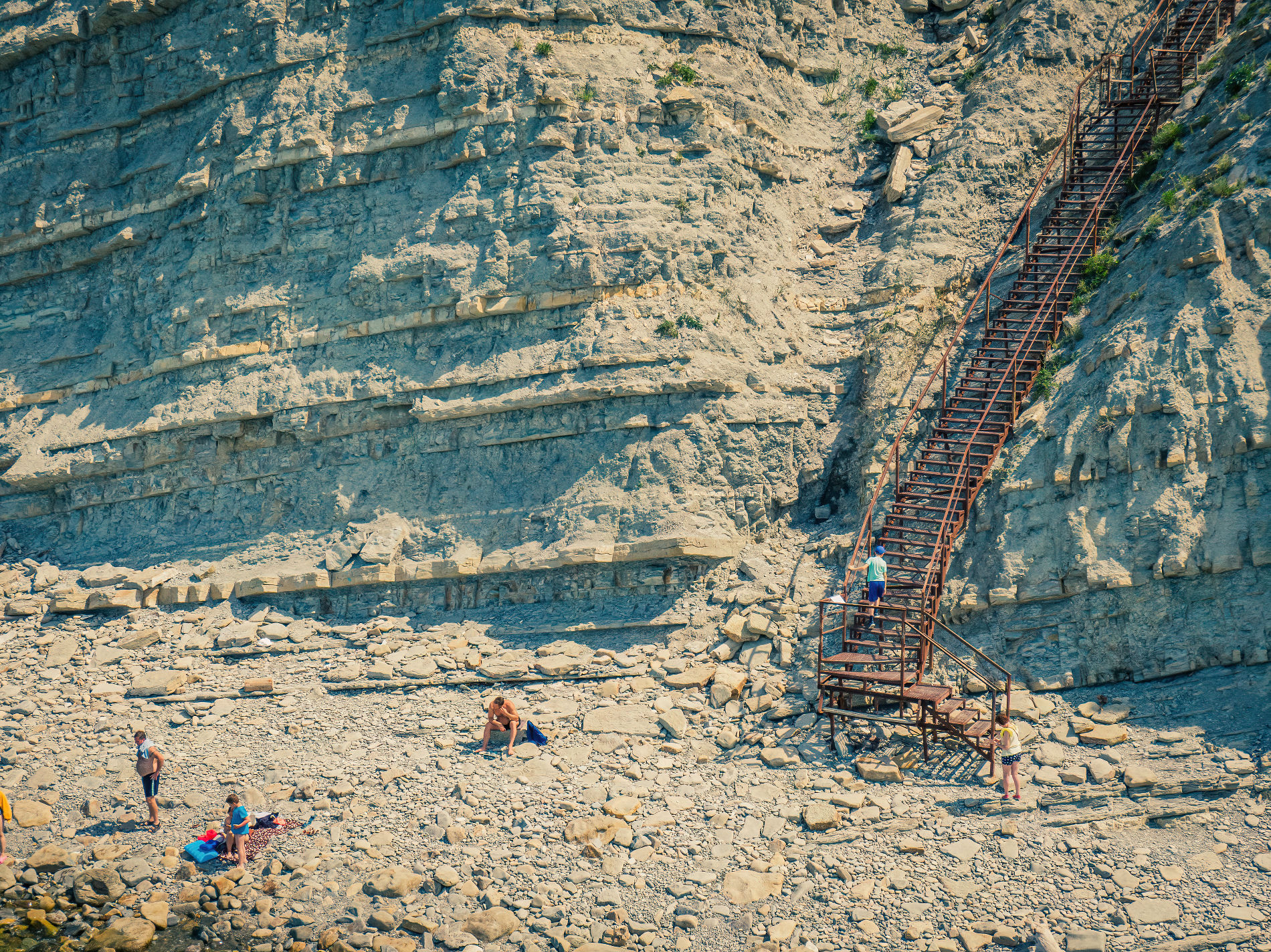 Редко кому удается взобраться по «800 ступеням» наверх менее, чем за 10 минут © Фото Антона Быкова, Юга.ру