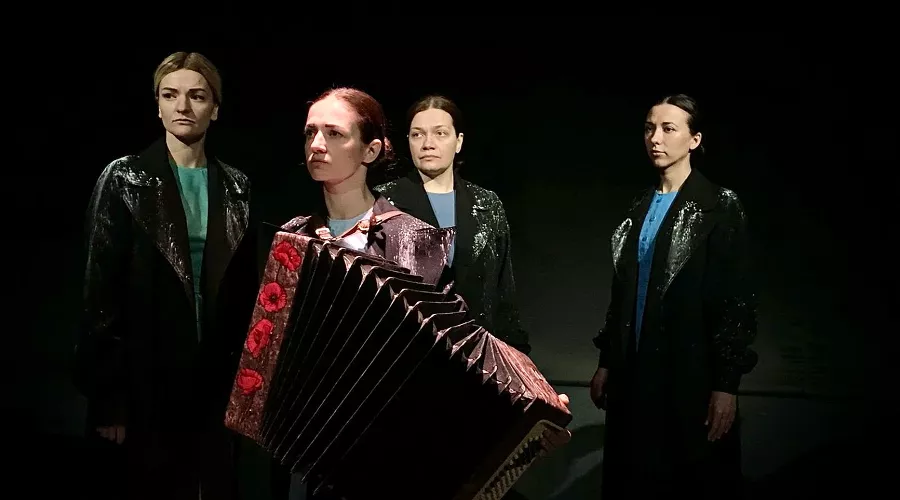 Кадр из спектакля «Мамочки» &copy;&nbsp;Фото предоставлено Театром Защитника Отечества