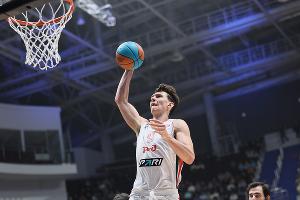 Андрей Мартюк забивает очередные 2 очка «Зениту» 24 декабря 2023 г. &copy;&nbsp;Фото предоставлено пресс-службой Единой лиги ВТБ, Vtb-league.com