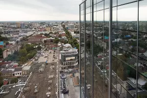 Панорамы Краснодара с отеля Marriott &copy;&nbsp;Фото Елены Синеок, Юга.ру