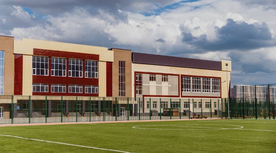 Новая школа в микрорайоне Образцово © Фото Марины Кобзевой