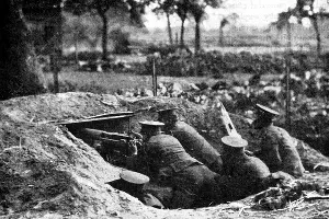 Маскировка позиции пулемета, 1915 год &copy;&nbsp;Изображение является общественным достоянием
