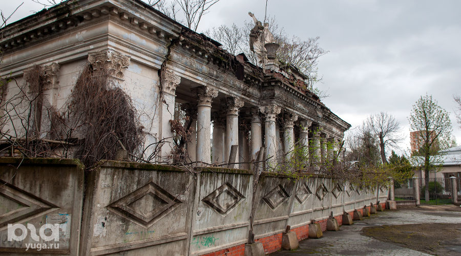 Колоннада в Чистяковской роще Краснодара © Фото Дмитрия Пославского, Юга.ру