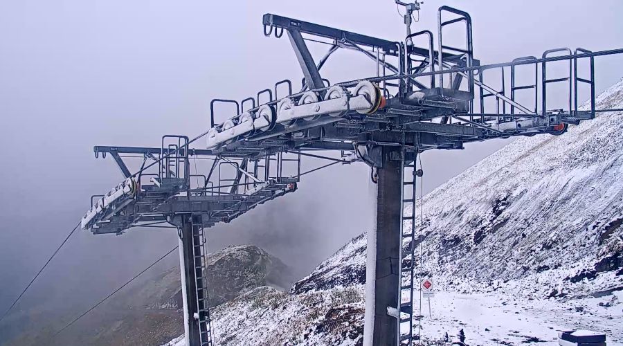 Курорт «Роза Хутор», 2509 метров, каменный столб © Скриншот сайта sochi.camera