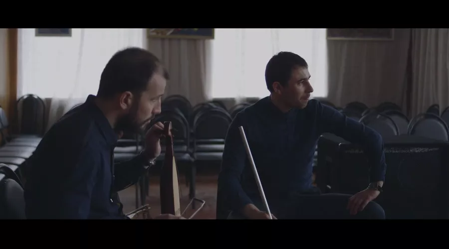 Кадр из фильма «Костры и звезды», в котором снимались музыканты и организаторы лейбла Ored Recordings &copy;&nbsp;реж. Саша Воронов (2016)