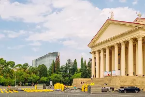 Зимний театр в Сочи &copy;&nbsp;Фото Игоря Старкова, unsplash.com