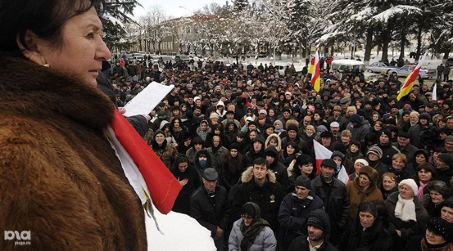 Противостояние после выборов в Южной Осетии &copy;&nbsp;Сергей Карпов. ЮГА.ру