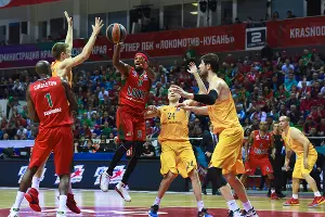 "Локомотив-Кубань" уступил "Барселоне" во втором матче плей-офф Евролиги в Краснодаре &copy;&nbsp;Елена Синеок, ЮГА.ру