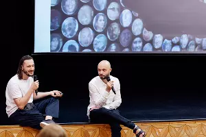 Георгий Кузнецов и Андрей Блохин, арт-группа Recycle &copy;&nbsp;Фото Дениса Педаня из группы &laquo;Цикл лекций: Как устроено современное искусство&raquo; в Facebook, https://www.facebook.com/LectureArt/