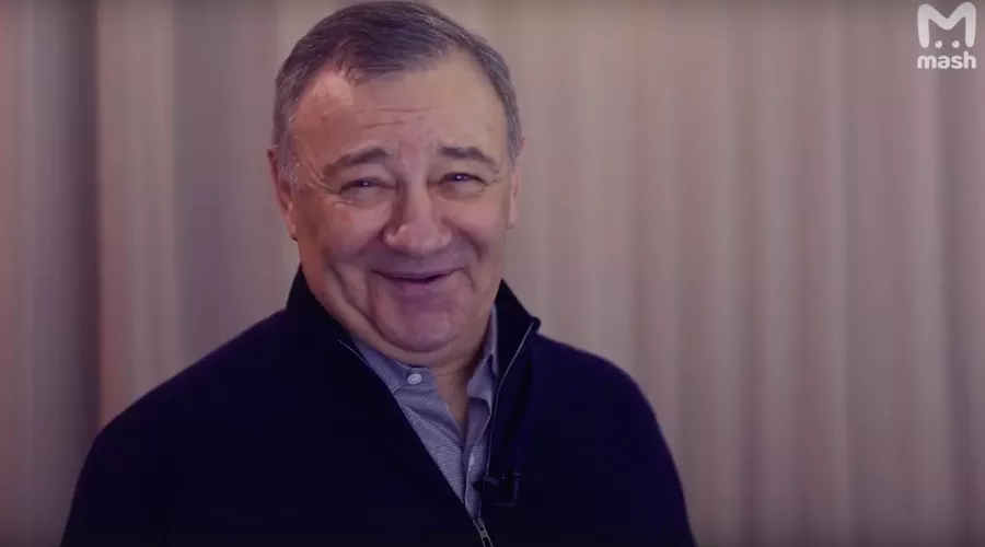 Аркадий Ротенберг &copy;&nbsp;Скриншот видео из группы &laquo;Mash | Мэш&raquo;, vk.com/mash