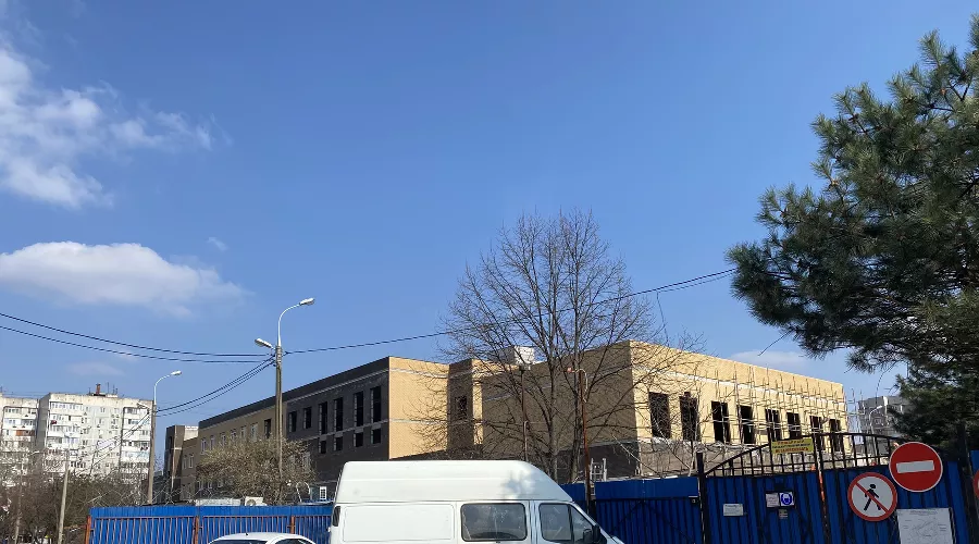 Стройка нового корпуса школы № 87 в Юбилейном микрорайоне Краснодара &copy;&nbsp;Фото Валерии Дульской