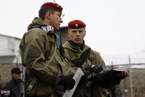 Спецназ "Акула" сдает экзамен на ношение "крапового берета" &copy;&nbsp;Влад Александров. ЮГА.ру