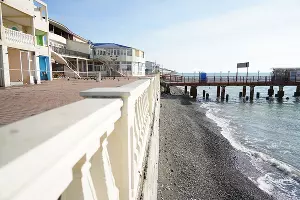 Пляж поселка Лазаревское &copy;&nbsp;Фото пресс-службы администрации Сочи