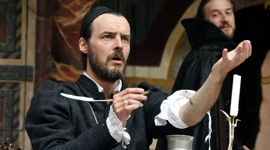 Доктор Фауст &copy;&nbsp;Фото с сайта www.theatrehd.ru