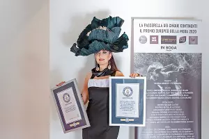 Ольга Иф с сертификатами Книги рекордов Гиннесса &copy;&nbsp;Фото предоставлено Сусанной Макеровой