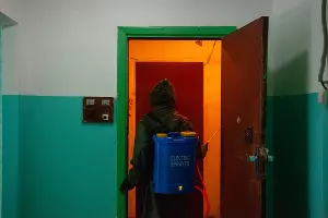 Дезинфекция жилых домов в Краснодаре &copy;&nbsp;Фото Дмитрия Леснова, Юга.ру