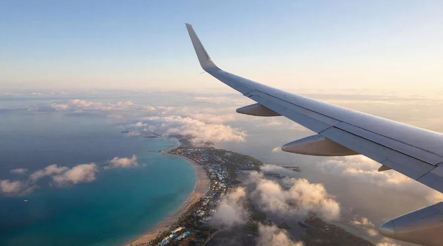 самолет &copy;&nbsp;Сгенерировано нейросетью Gigachat