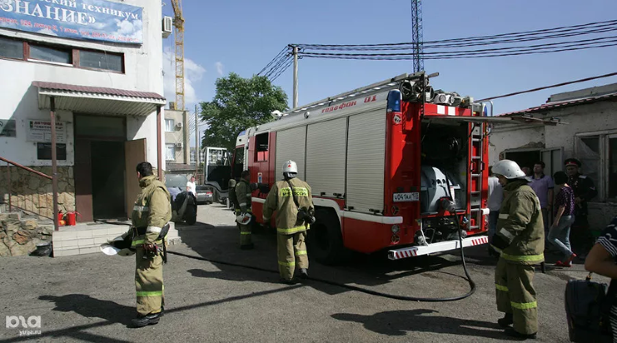 Пожарные ликвидировали пожар в центре Краснодара &copy;&nbsp;Влад Александров, ЮГА.ру