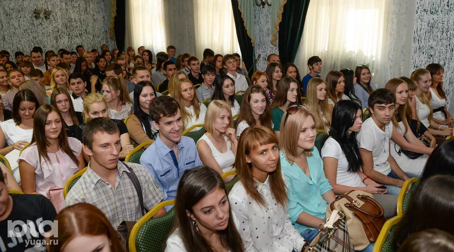 В Краснодарском филиале РЭУ им. Г.В. Плеханова приветствовали первокурсников &copy;&nbsp;Михаил Ступин, ЮГА.ру