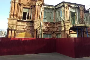 Прогулочная зона у дома Лихацкого &copy;&nbsp;Фото Ольги Тимохиной, Юга.ру