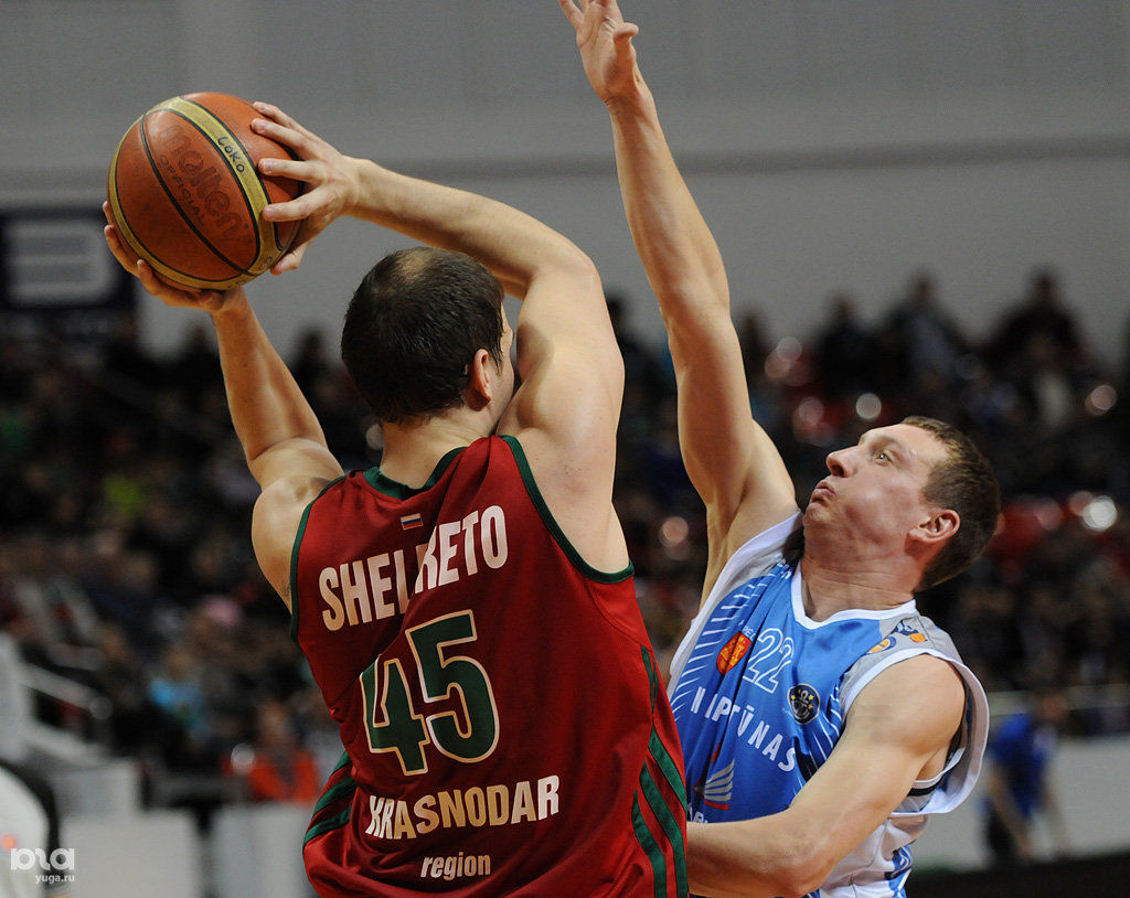 форма бк локомотив кубань. баскетболист локомотив кубань. мтц локомотив кубань. баскетбол краснодар. локо кубань баскетбол команда.