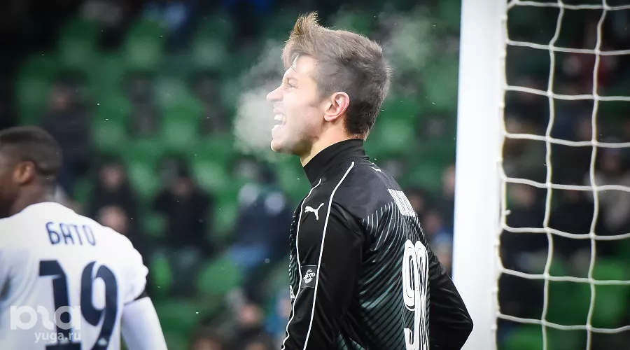 ФК «Краснодар» сыграл вничью с самарскими «Крыльями Советов». Федор Смолов &copy;&nbsp;Фото Елены Синеок, Юга.ру