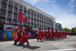 Парад казаков в Краснодаре © Елена Синеок, ЮГА.ру
