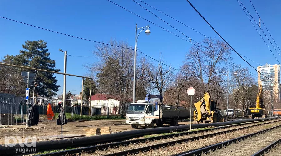 Провал грунта на Московской &copy;&nbsp;Фото Дмитрия Пославского, Юга.ру