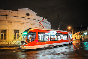 Ночные испытания трамвая «Витязь» в Краснодаре © Фото Елены Синеок, Юга.ру