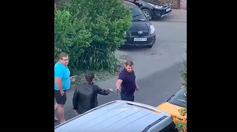  &copy;&nbsp;Кадр из видео в паблике &laquo;ДТП и ЧП | Сочи&raquo;, vk.com/dtpsochi