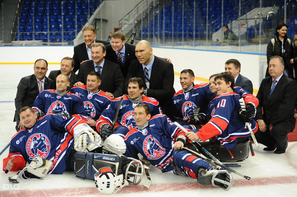 Хоккей команда. Хоккейная команда где. Хоккейная команда в иркутске. Хк ленские павловский посад. Следж хоккейная команда тропик.