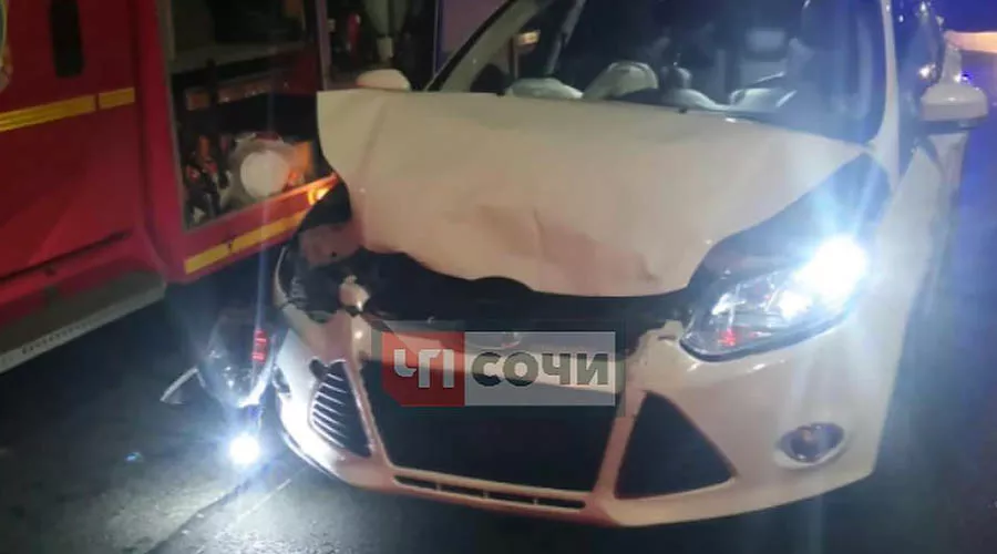 Место ДТП &copy;&nbsp;Фото из инстаграма &laquo;ЧП Сочи&raquo;, instagram.com/chp_sochi