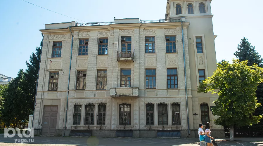 Доходный дом подрядчика Ф. Н. Акулова в Краснодаре &copy;&nbsp;Фото Елены Синеок, Юга.ру