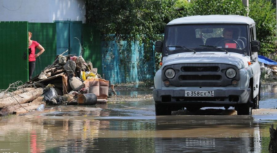 Ликвидация последствий наводнения в Крымске © Елена Синеок. ЮГА.ру