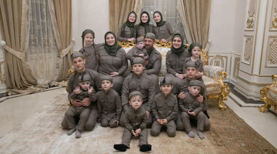 Рамзан Кадыров и его семья &copy;&nbsp;Фото со страницы t.me/RKadyrov_95
