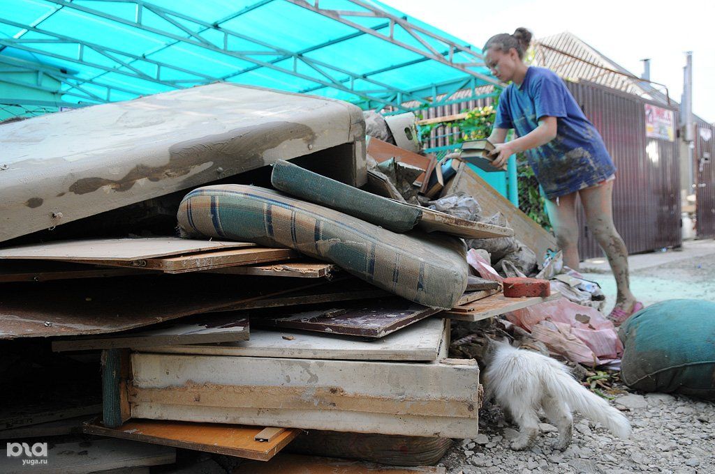 стрельба в крымске возле славянского. крымск краснодарский край потоп. крымск краснодарский край наводнение 2012. стрельба в крымске 24 ноября. крымск что случилось сегодня.