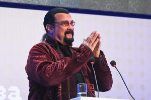 Стивен Сигал. Форум «Дело за малым» © Фото Елены Синеок, Юга.ру